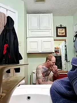 Snapshot of redandjuicy chatting on 04/19/26, 02:55 redandjuicy online show from 04/19/26, 02:55