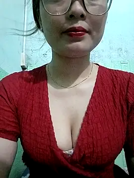 Snapshot of candy_flo chatting on 04/18/26, 05:33 candy flo online show from 04/18/26, 05:33