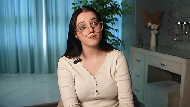 Snapshot of AnnabelScalia chatting on 03/13/26, 09:49 AnnabelScalia online show from 03/13/26, 09:49