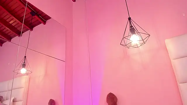 Snapshot of KarolyneLune chatting on 03/21/26, 07:17 KarolyneLune online show from 03/21/26, 07:17