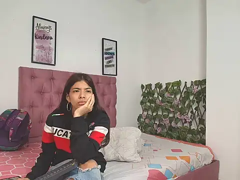 Snapshot of Sweet_Scarlett_ chatting on 05/06/26, 01:38 Sweet Scarlett online show from 05/06/26, 01:38