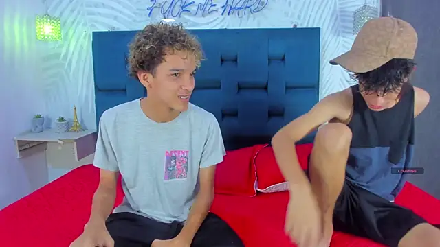 Snapshot of Only3Trio chatting on 03/19/26, 06:12 Only3Trio online show from 03/19/26, 06:12