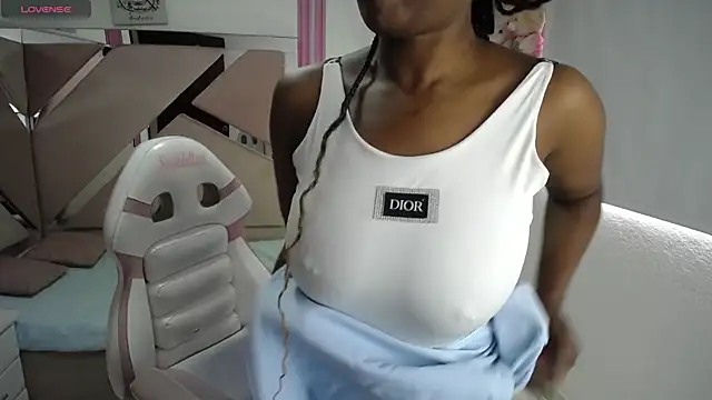 Snapshot of Ebony_rizon chatting on 04/21/26, 01:39 Ebony rizon online show from 04/21/26, 01:39