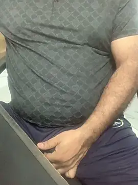 Snapshot of urb0nd chatting on 03/28/26, 07:08 urb0nd online show from 03/28/26, 07:08