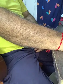 Snapshot of urb0nd chatting on 04/05/26, 08:11 urb0nd online show from 04/05/26, 08:11