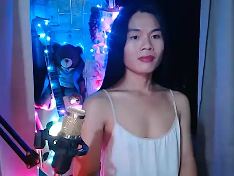 Snapshot of small_13 chatting on 03/19/26, 02:32 small 13 online show from 03/19/26, 02:32