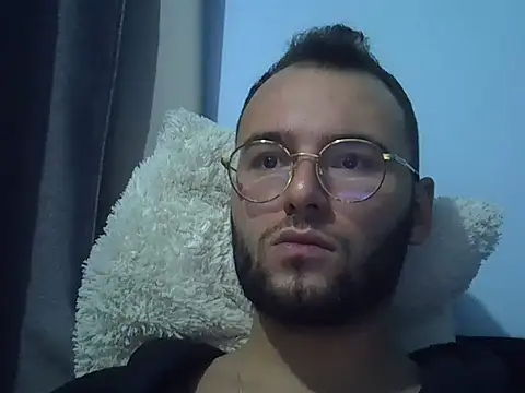 Snapshot of piazaocwb23 chatting on 04/28/26, 02:49 piazaocwb23 online show from 04/28/26, 02:49