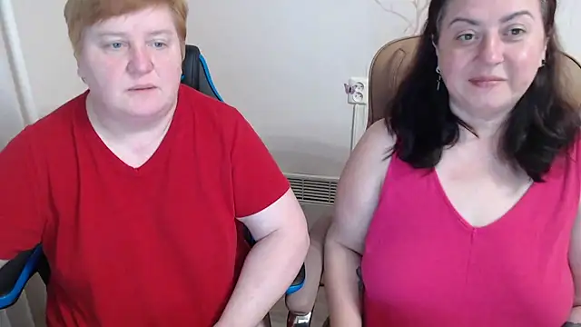 Snapshot of Lindy-Jeanie chatting on 04/02/26, 05:43 Lindy-Jeanie online show from 04/02/26, 05:43