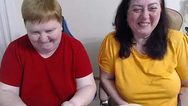 Snapshot of Lindy-Jeanie chatting on 04/29/26, 07:42 Lindy-Jeanie online show from 04/29/26, 07:42