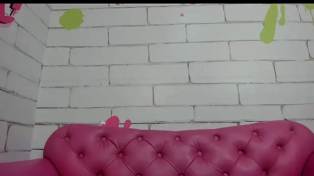 Snapshot of Danna_Greyy chatting on 04/28/26, 11:37 Danna Greyy online show from 04/28/26, 11:37