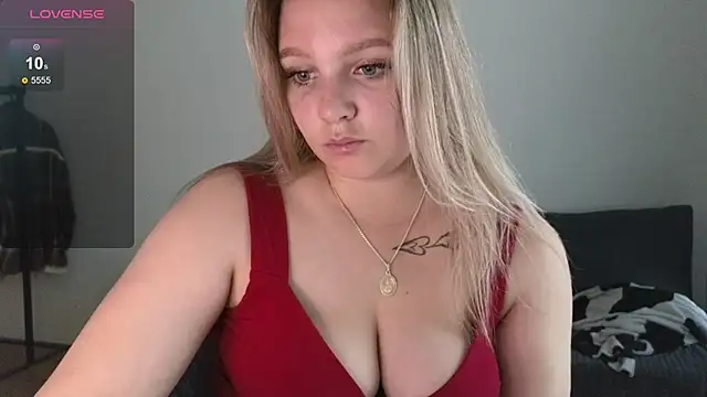 Snapshot of bettyloveu chatting on 07/06/26, 03:03 bettyloveu online show from 07/06/26, 03:03