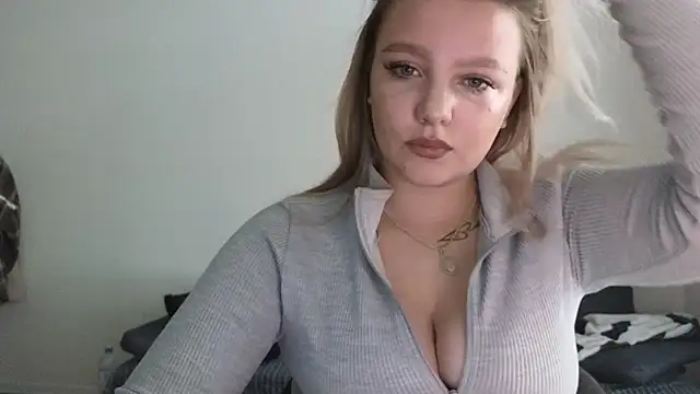 Snapshot of bettyloveu chatting on 07/13/26, 11:13 bettyloveu online show from 07/13/26, 11:13