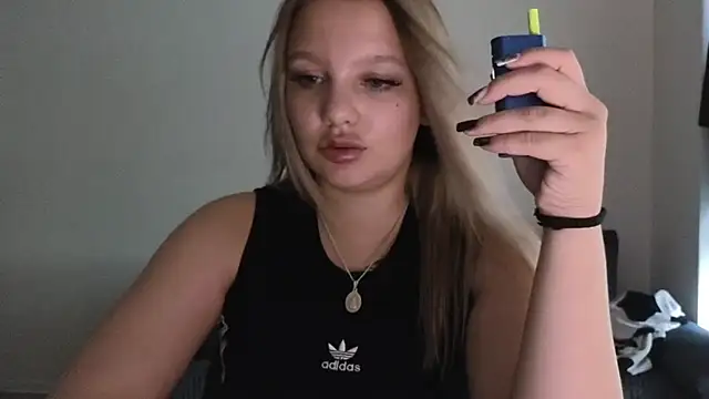 Snapshot of bettyloveu chatting on 07/28/26, 03:21 bettyloveu online show from 07/28/26, 03:21