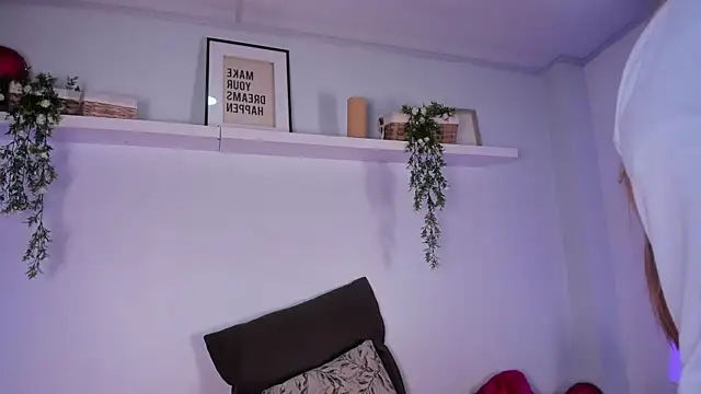 Snapshot of cuttie_blondie chatting on 04/09/26, 11:15 cuttie blondie online show from 04/09/26, 11:15