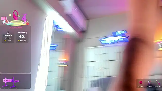 Snapshot of MiaCamille_ chatting on 04/21/26, 07:28 MiaCamille online show from 04/21/26, 07:28