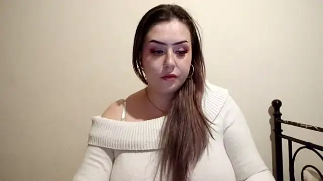 Snapshot of LolaSeduce chatting on 04/19/26, 07:27 LolaSeduce online show from 04/19/26, 07:27