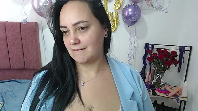 Snapshot of Veroniicabbw_ chatting on 03/25/26, 02:01 Veroniicabbw online show from 03/25/26, 02:01