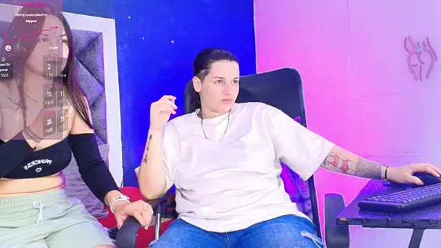 Snapshot of aidanaandvictoria chatting on 04/24/26, 12:40 aidanaandvictoria online show from 04/24/26, 12:40