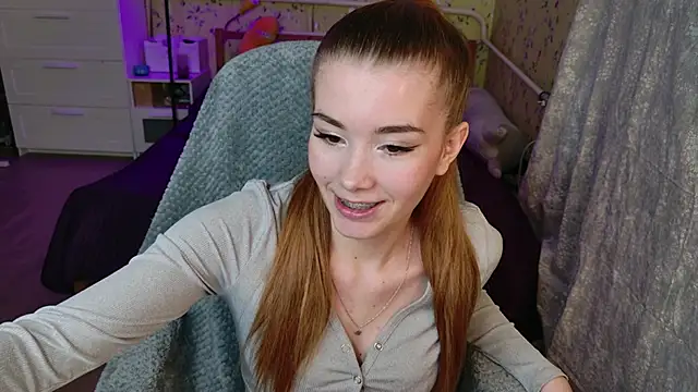 Snapshot of Lunavira chatting on 04/05/26, 06:16 Lunavira online show from 04/05/26, 06:16