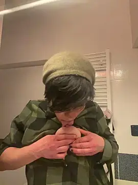 DtPORNBITCH online show from 04/13/26, 12:27