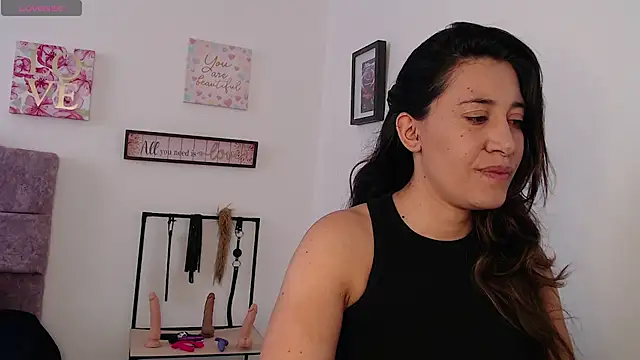 Snapshot of violeta_scott chatting on 04/02/26, 02:15 violeta scott online show from 04/02/26, 02:15