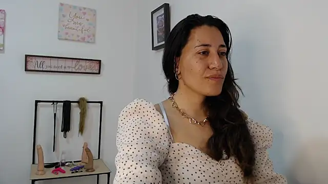 Snapshot of violeta_scott chatting on 04/29/26, 12:53 violeta scott online show from 04/29/26, 12:53