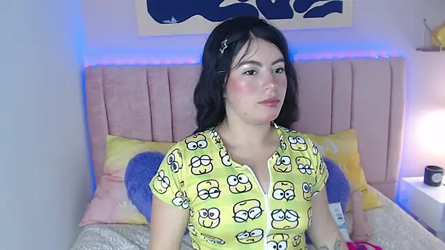 Snapshot of Zafiro_Brm chatting on 04/16/26, 04:35 Zafiro Brm online show from 04/16/26, 04:35