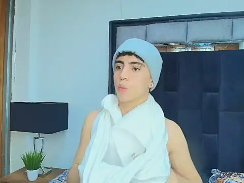 Brax Valencia online show from 03/25/26, 01:17