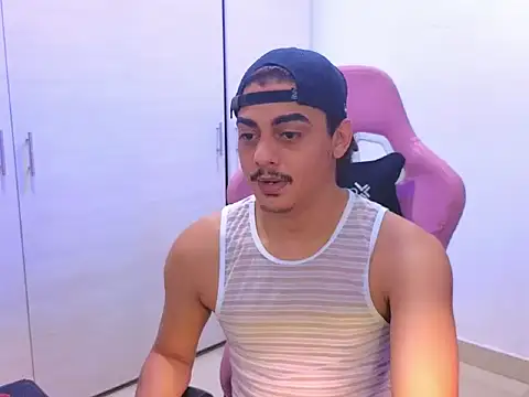 Snapshot of Cute-Curls chatting on 03/14/26, 01:12 Cute-Curls online show from 03/14/26, 01:12