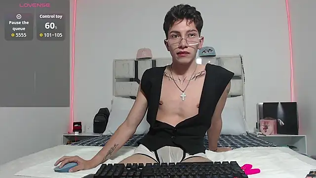 Snapshot of tiam_muller_fenix chatting on 04/11/26, 12:59 tiam muller fenix online show from 04/11/26, 12:59