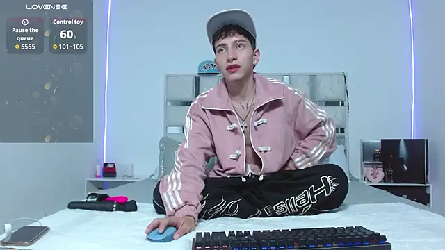 Snapshot of tiam_muller_fenix chatting on 04/17/26, 01:41 tiam muller fenix online show from 04/17/26, 01:41