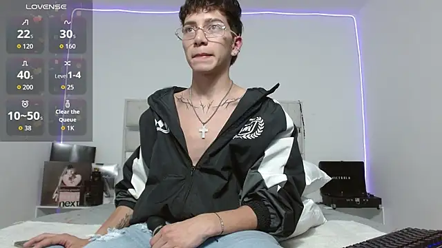 Snapshot of tiam_muller_fenix chatting on 04/18/26, 02:04 tiam muller fenix online show from 04/18/26, 02:04