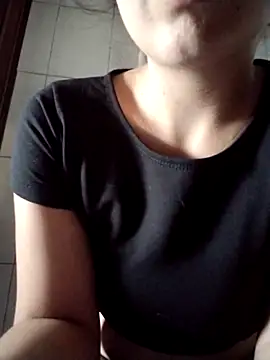 Snapshot of prisci1 chatting on 04/29/26, 04:33 prisci1 online show from 04/29/26, 04:33