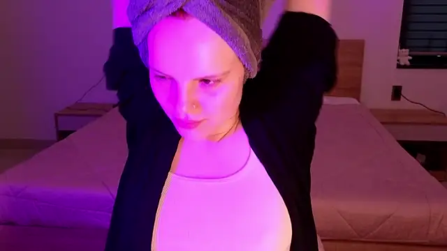 Snapshot of mollybossy chatting on 03/13/26, 11:22 mollybossy online show from 03/13/26, 11:22