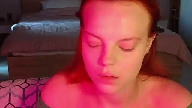 Snapshot of mollybossy chatting on 03/17/26, 12:15 mollybossy online show from 03/17/26, 12:15