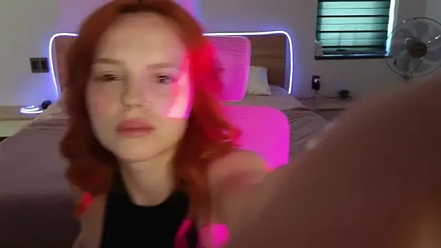 Snapshot of mollybossy chatting on 03/19/26, 06:50 mollybossy online show from 03/19/26, 06:50