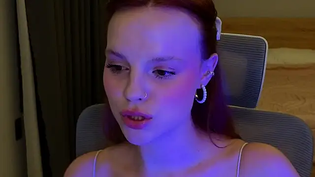 Snapshot of mollybossy chatting on 04/07/26, 03:56 mollybossy online show from 04/07/26, 03:56