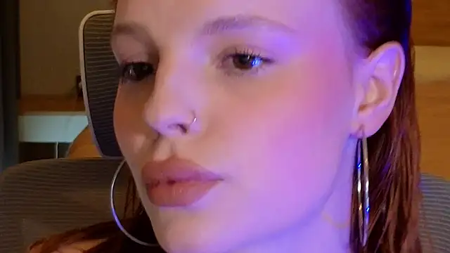 Snapshot of mollybossy chatting on 04/08/26, 07:30 mollybossy online show from 04/08/26, 07:30