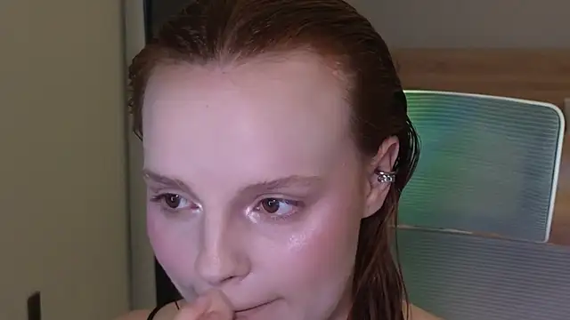 Snapshot of mollybossy chatting on 04/12/26, 12:04 mollybossy online show from 04/12/26, 12:04