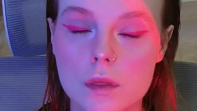 Snapshot of mollybossy chatting on 04/14/26, 07:58 mollybossy online show from 04/14/26, 07:58