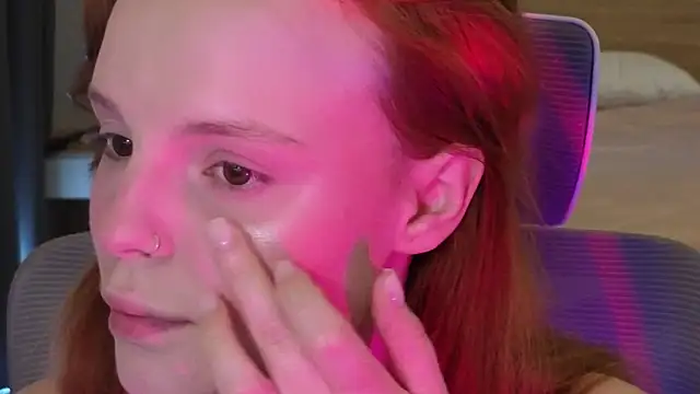 Snapshot of mollybossy chatting on 04/15/26, 07:15 mollybossy online show from 04/15/26, 07:15