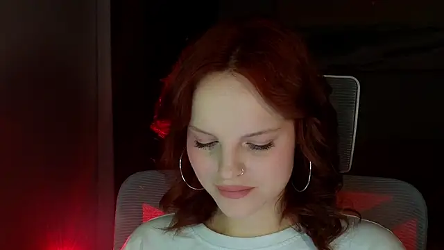 Snapshot of mollybossy chatting on 04/18/26, 07:40 mollybossy online show from 04/18/26, 07:40