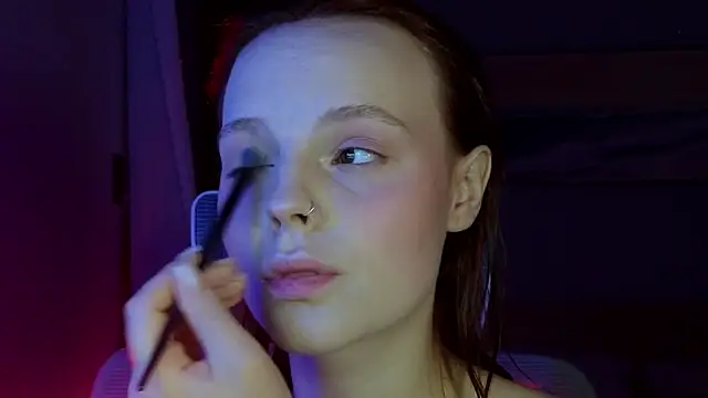 Snapshot of mollybossy chatting on 04/19/26, 01:21 mollybossy online show from 04/19/26, 01:21