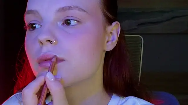 Snapshot of mollybossy chatting on 04/21/26, 12:23 mollybossy online show from 04/21/26, 12:23