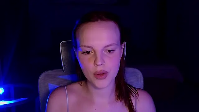 Snapshot of mollybossy chatting on 04/24/26, 03:14 mollybossy online show from 04/24/26, 03:14