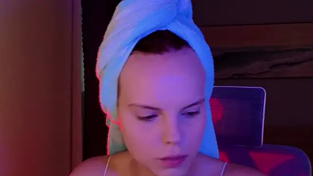 Snapshot of mollybossy chatting on 04/26/26, 12:19 mollybossy online show from 04/26/26, 12:19