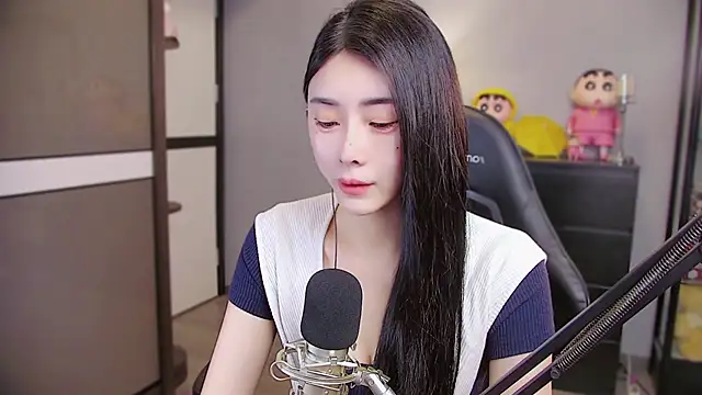 Snapshot of XiaoYuBao- chatting on 04/19/26, 05:12 XiaoYuBao- online show from 04/19/26, 05:12