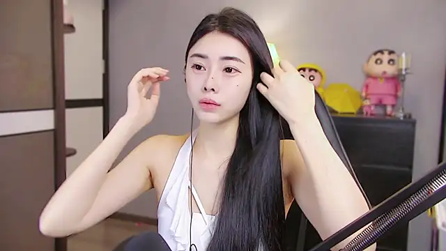 Snapshot of XiaoYuBao- chatting on 04/22/26, 05:03 XiaoYuBao- online show from 04/22/26, 05:03