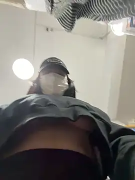zhizhibaobei online show from 04/18/26, 12:03