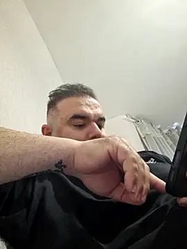 Snapshot of bigmillz32 chatting on 03/25/26, 01:28 bigmillz32 online show from 03/25/26, 01:28